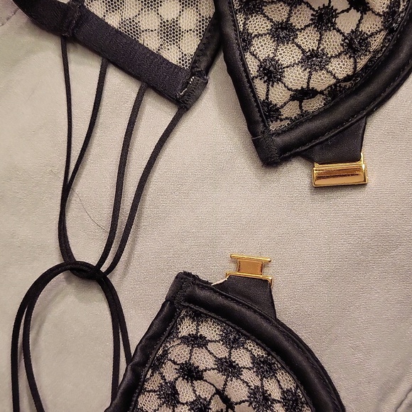 Victoria's Secret bra front closure 32D - Picture 4 of 4